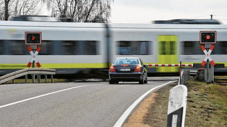 Grüne äußern Kritik an den Plänen zum Bahnübergang in Peterswörth