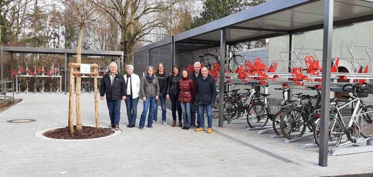 Fahrradabstellanlage am Lauinger Bahnhof fertiggestellt